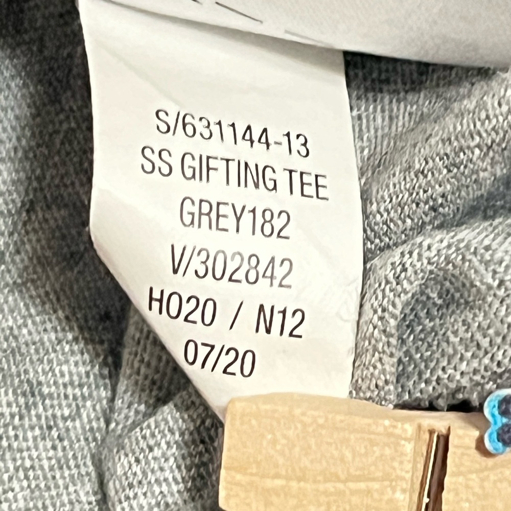 Old Navy Size XL Heather Gray SS Gifting Tee Santa Lost the List Beach Casual - Picture 6 of 10